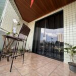 Apartamento de segundo andar, frente e com 117 metros privativos
