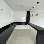Casa linear em lote inteiro