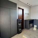 Elegante Residência em Condomínio Fechado – O Topo da Sofisticação