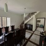 Encantadora Casa no Bairro Horto: Espaço, Conforto e Lazer Aguardam por Você