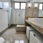 Espaçoso Apartamento de 3 Quartos com Suíte, Escritório e 3 Vagas de Garagem em Cidade Nobre