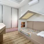 Prédio de 4 Residências: Uma unidade por andar –  Investimento com ótimo retorno na locação
