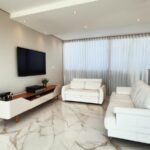 Casa de Luxo no Condomínio Jardim Entre Rios, Cava Grande
