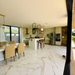 Casa de Luxo no Condomínio Jardim Entre Rios, Cava Grande